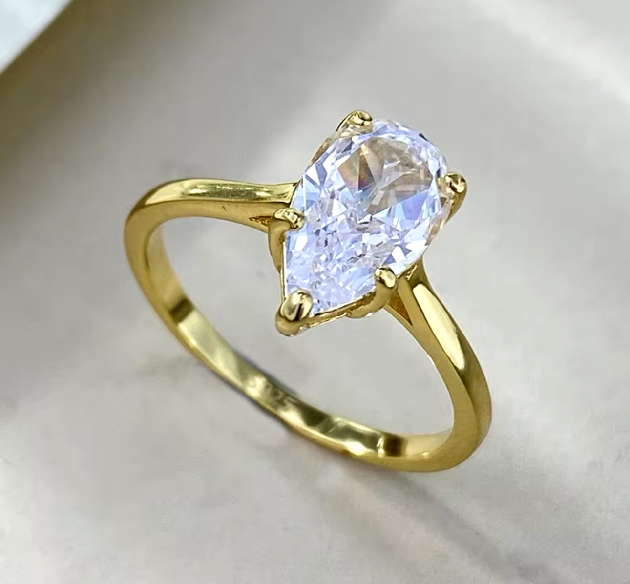 The Ariana Classic Stone Ring