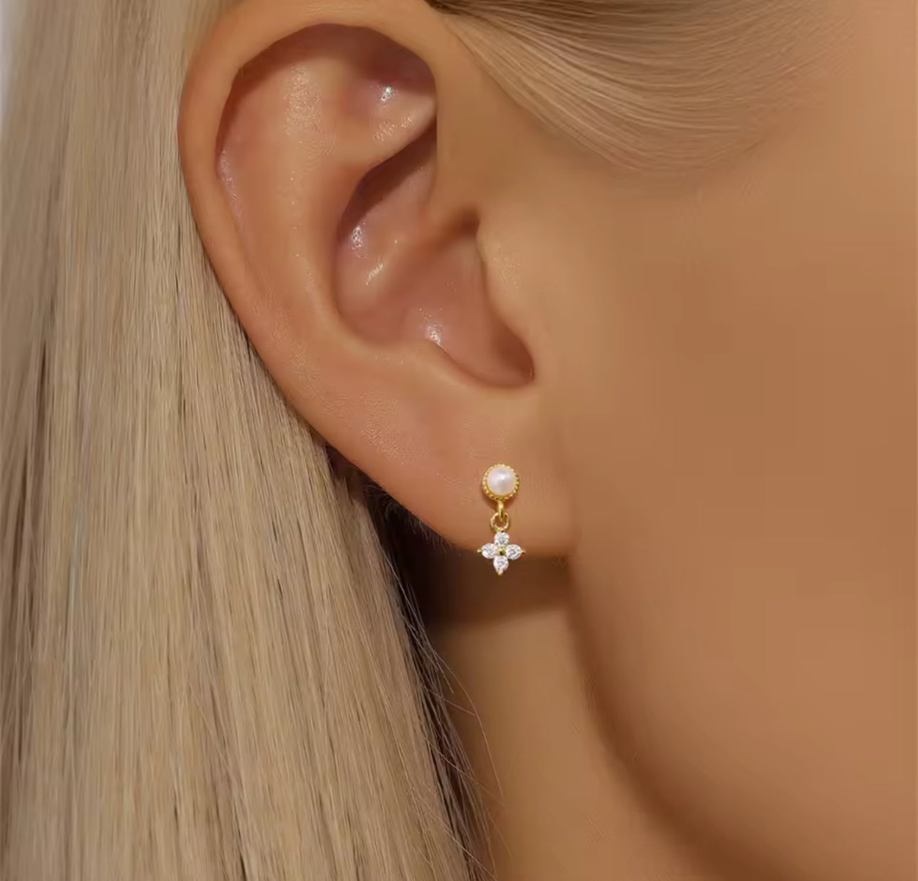 Vino Blanco Pearl Earrings
