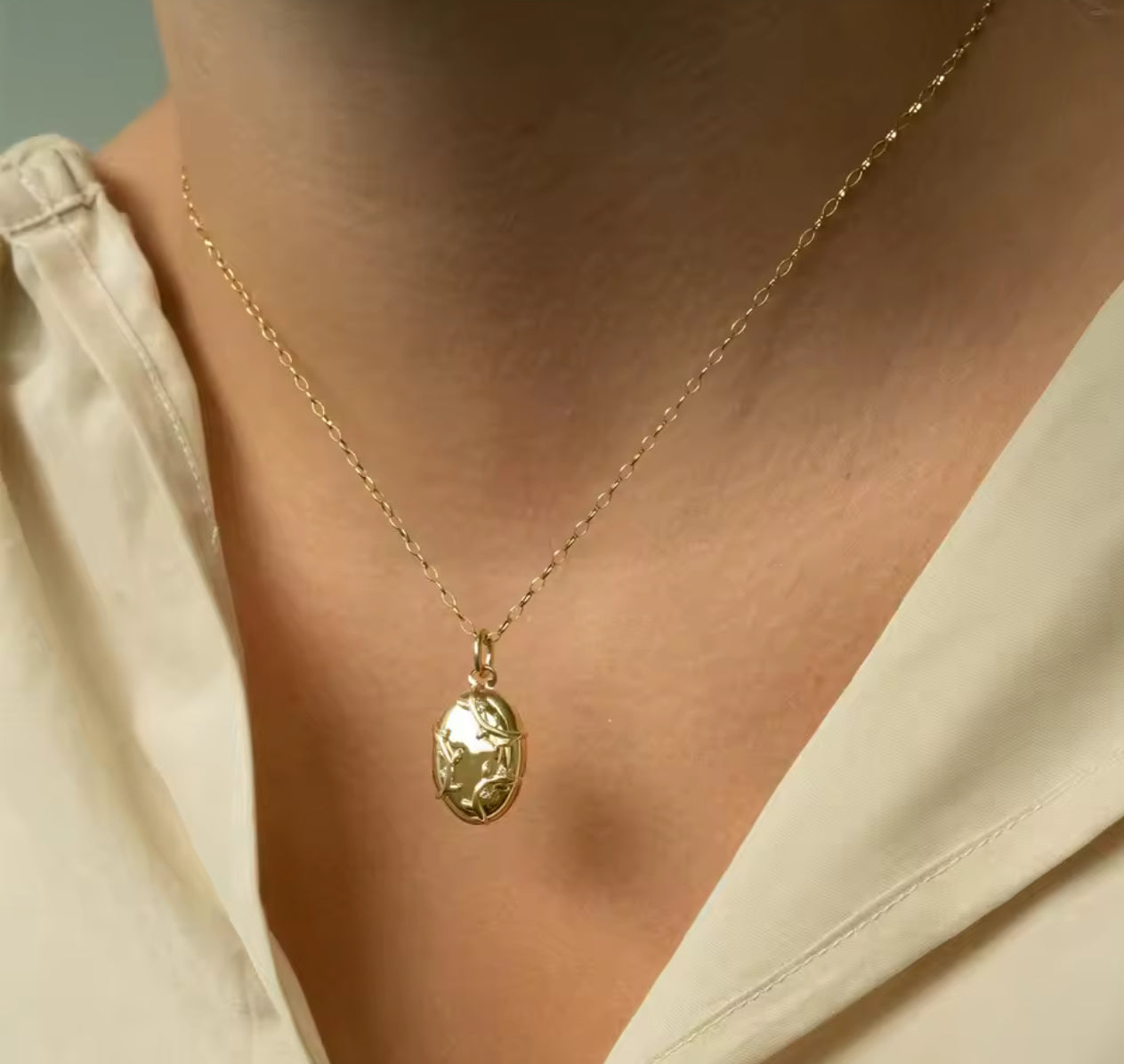 Cottage Vine Vintage Style Locket