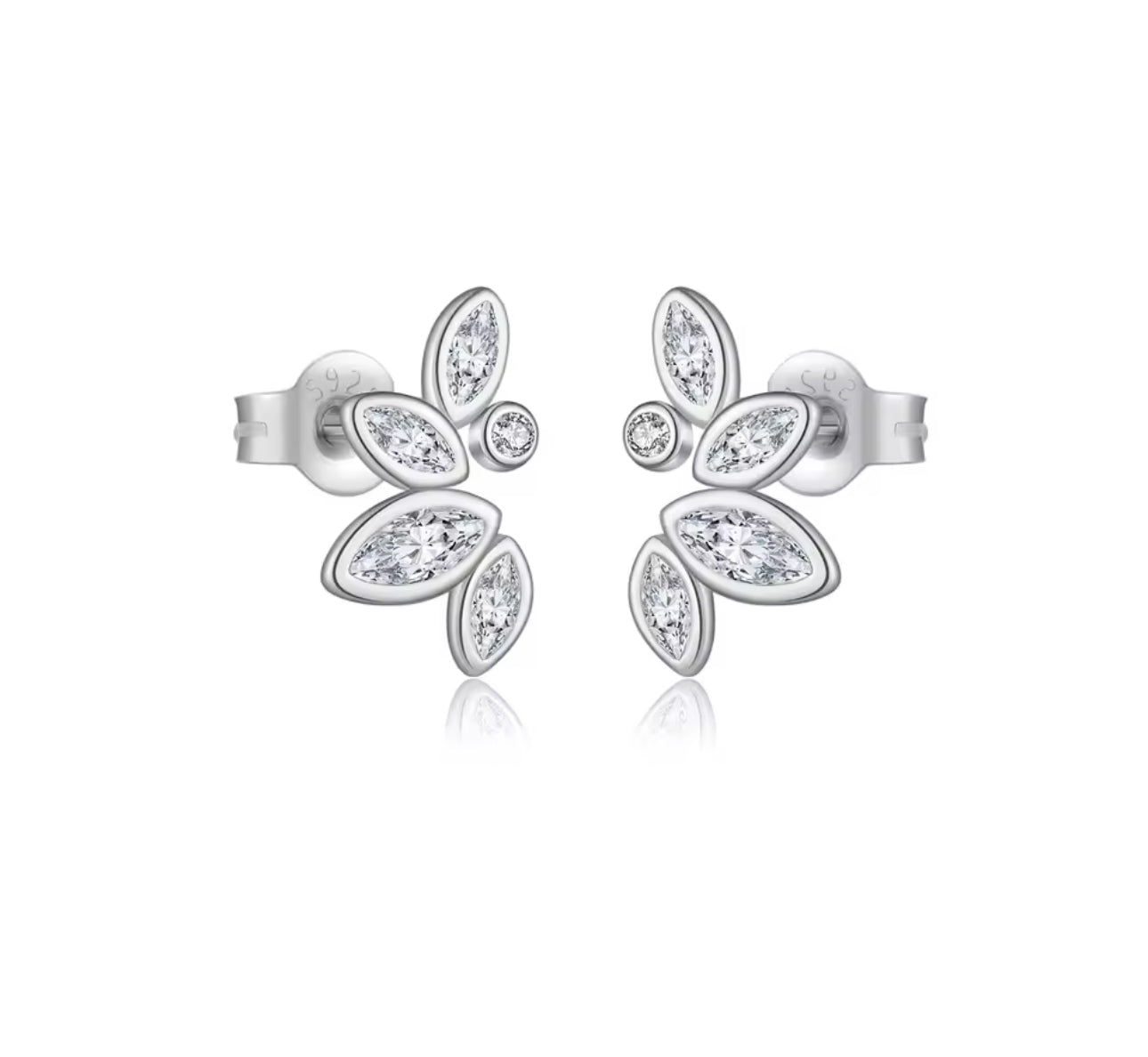 The Petal Studs 925