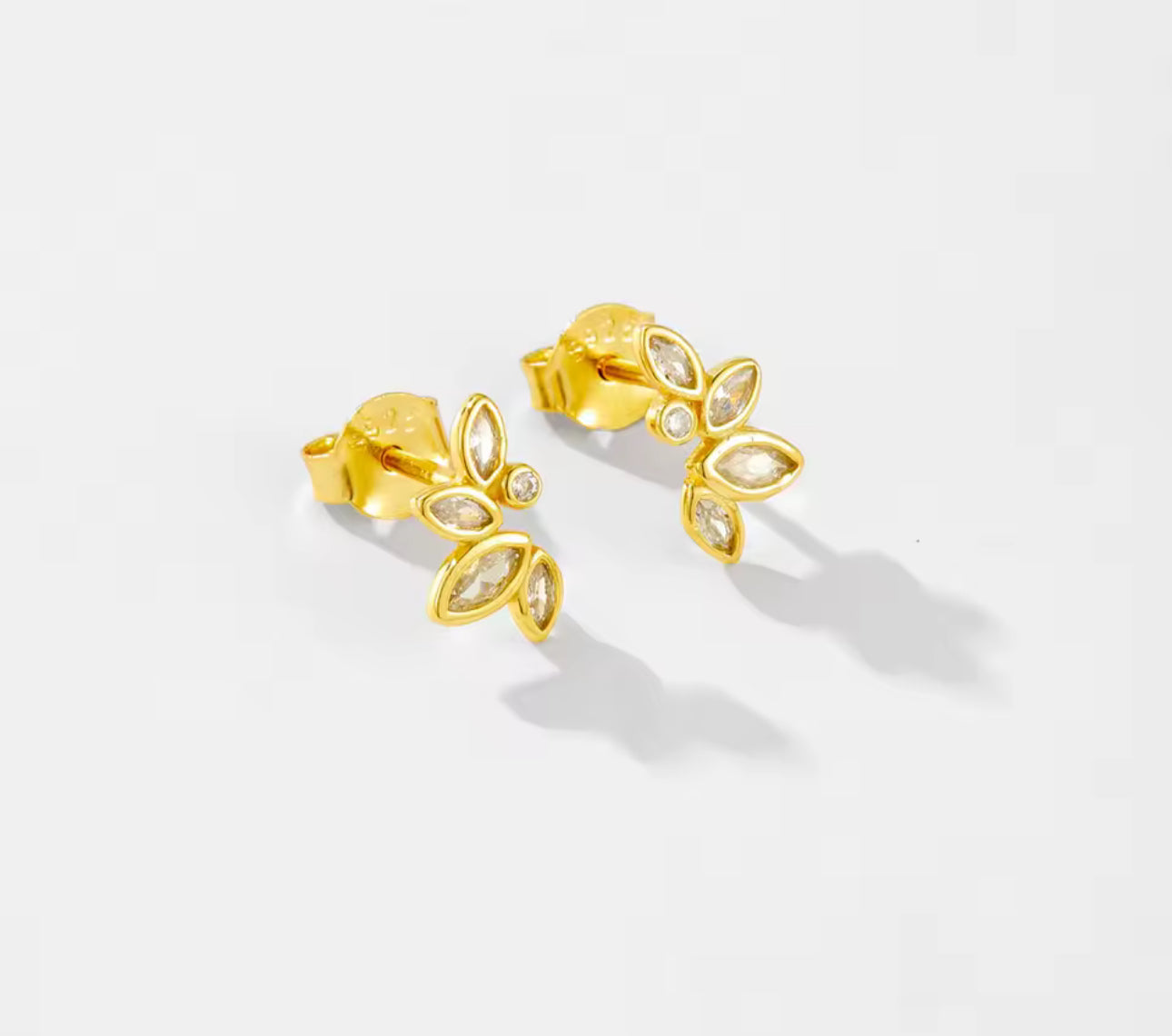 The Petal Studs 925