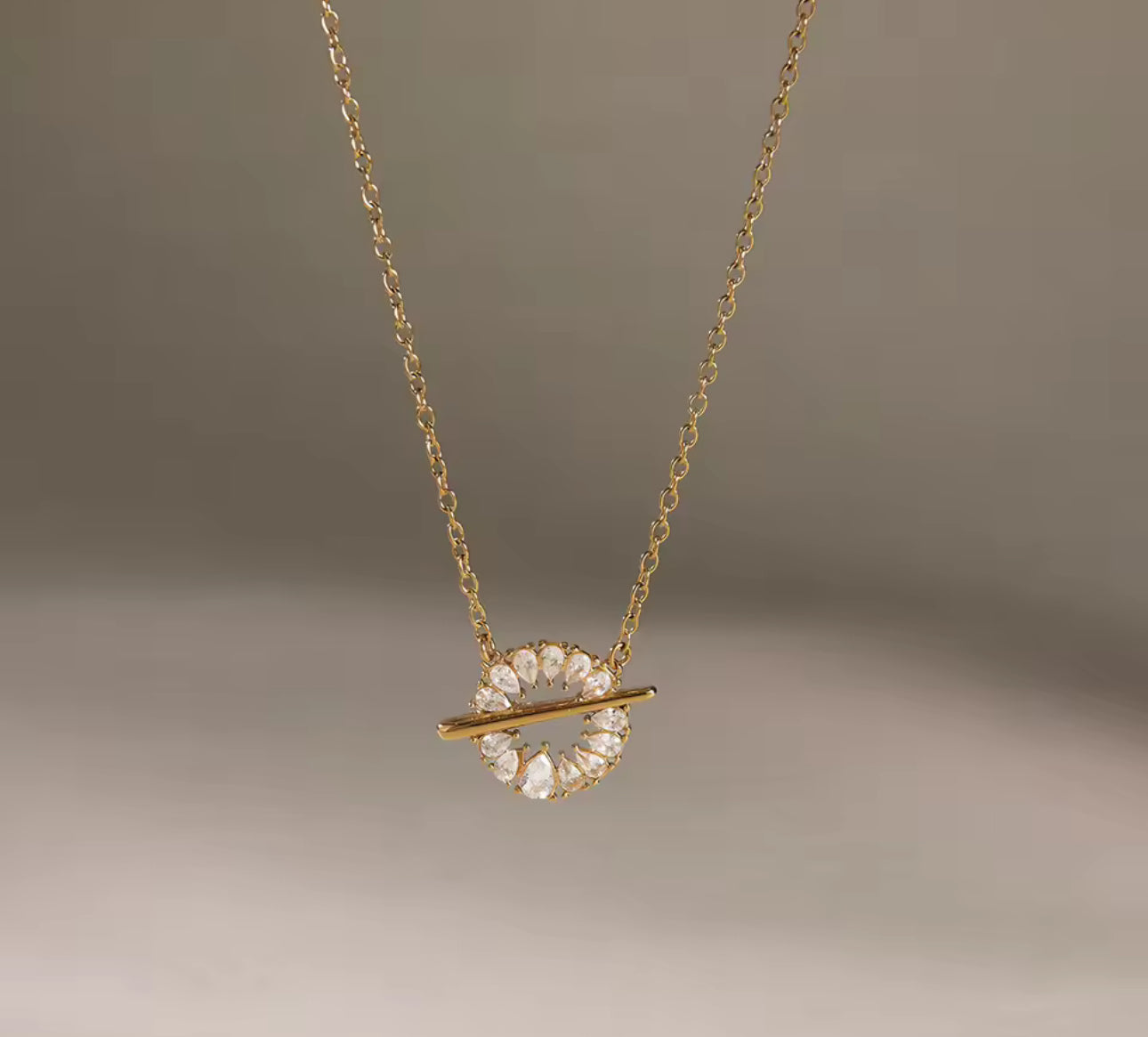 Leonie Vida Pendant Necklace