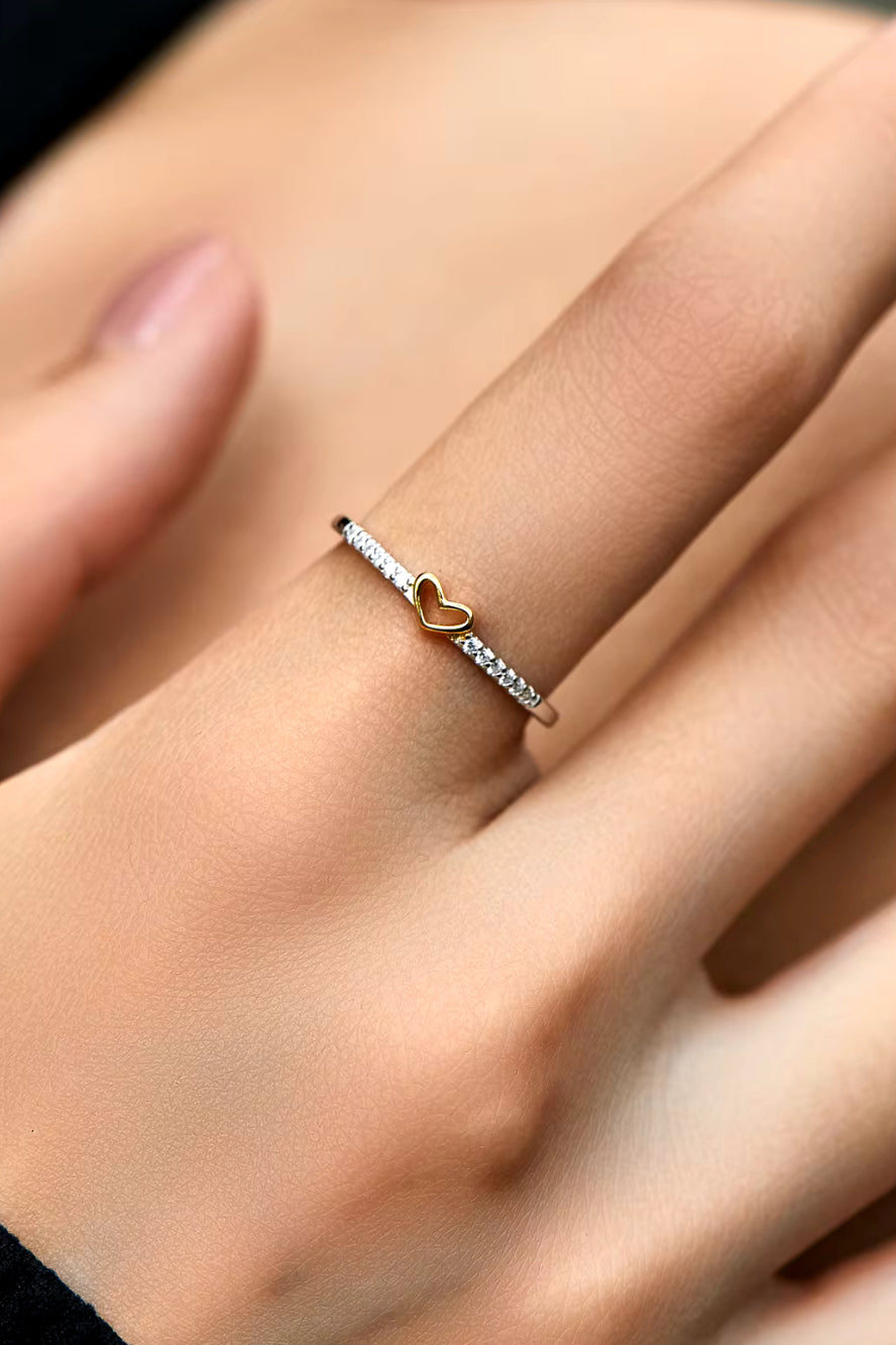 Layla Classic Band Ring