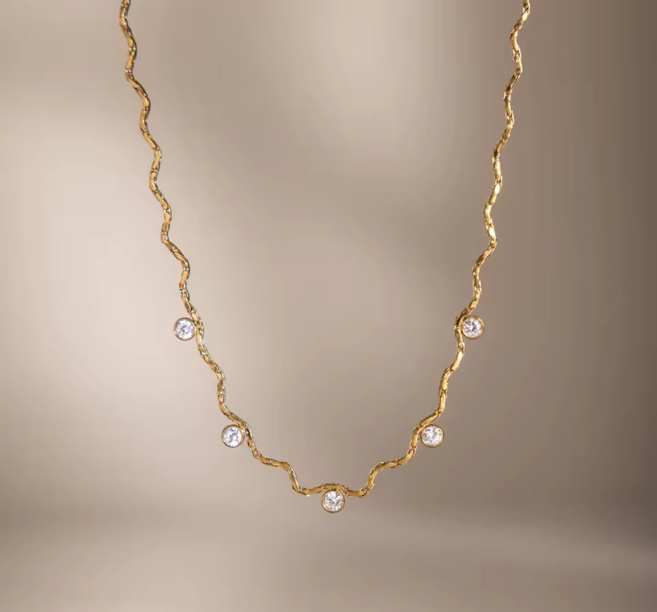 Orla Wave Chain Necklace